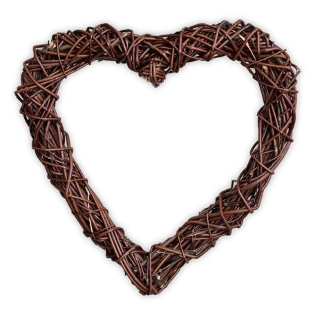 Heart-shaped wicker in various sizes