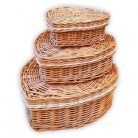 Herzförmiger Vorratsbehälter mit Deckel in verschiedenen Größen