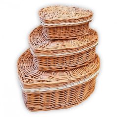   Herzförmiger Vorratsbehälter mit Deckel in verschiedenen Größen