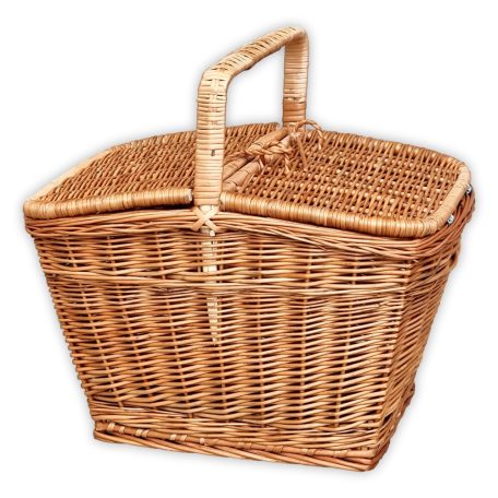 Square-shaped picnic basket in multiple sizes.