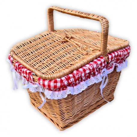Picnic basket with lining in multiple sizes.