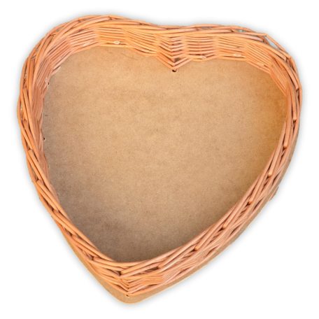 Szív alakú ajándék kosár tömőanyaggal 