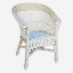 Fonott vessző fotel fehér színben